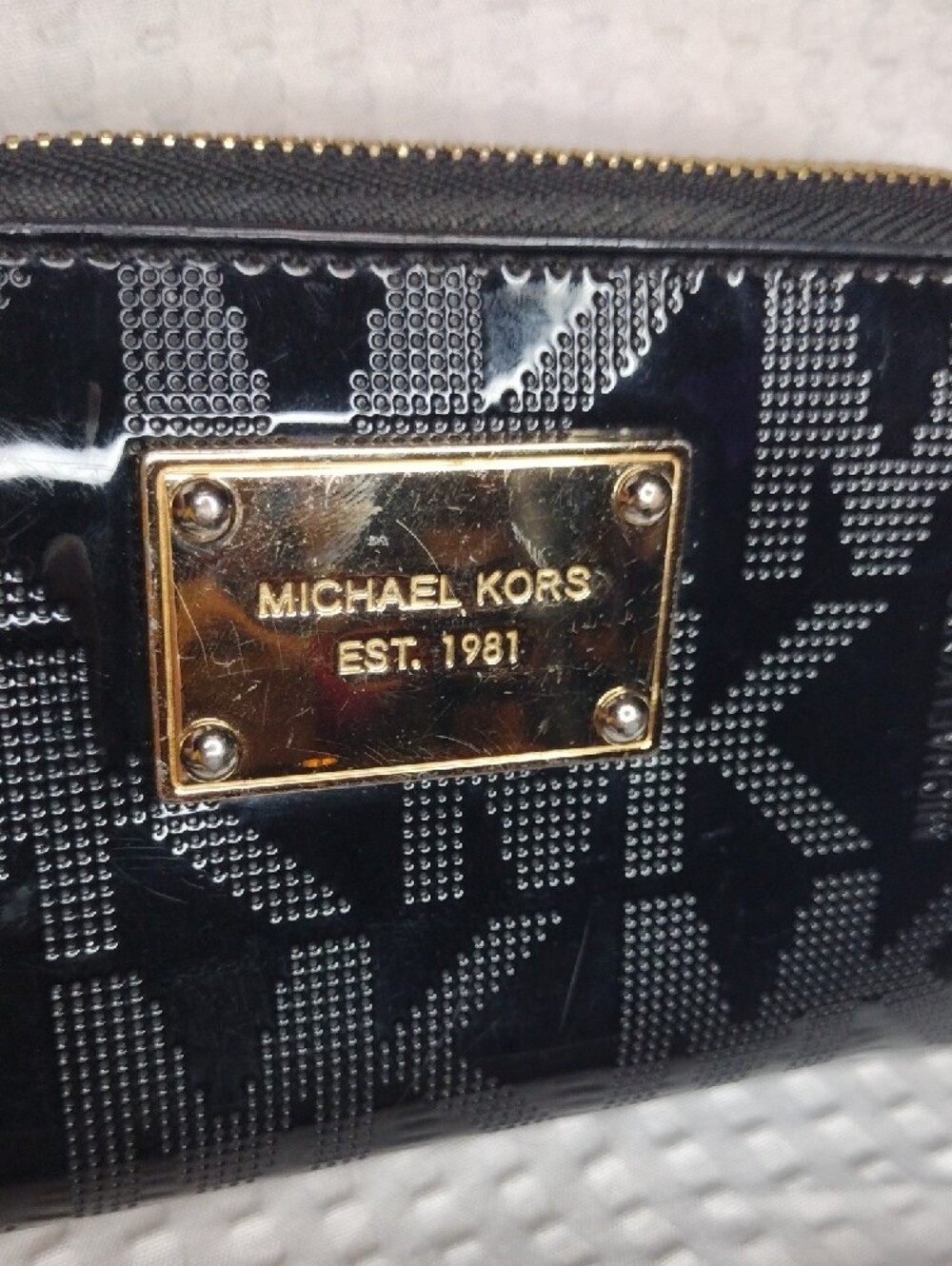Michael Kors Est 1981  Black Patent Wristlet with Gold Hardware Detachable Strap - Picture 4 of 10